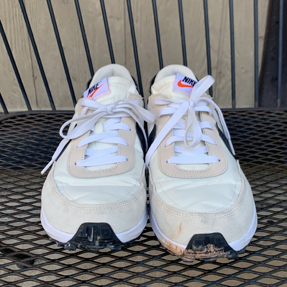 NIKE Running Shoes - Picture 12 of 15